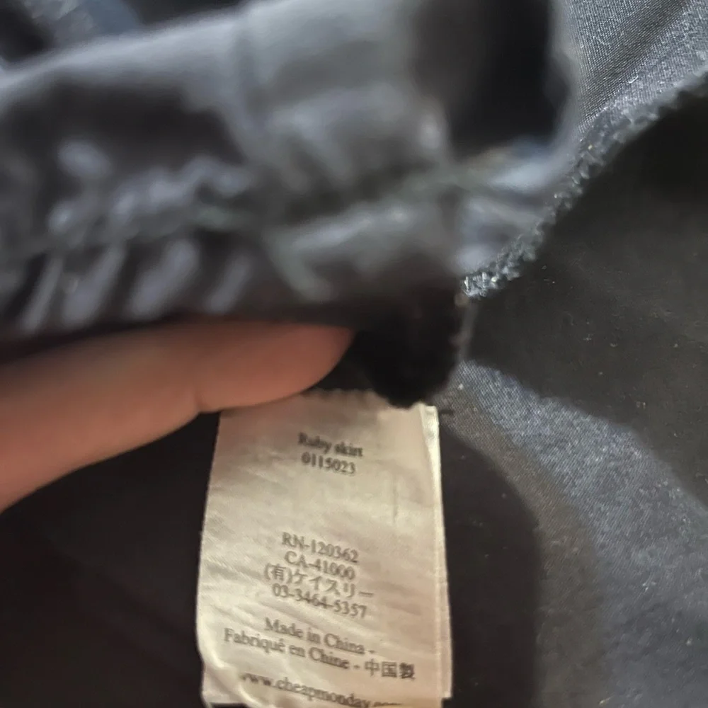 MONDAY 100% cotton